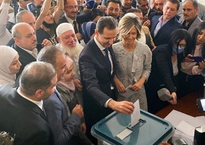 Syrian president votes in parliamentary elections