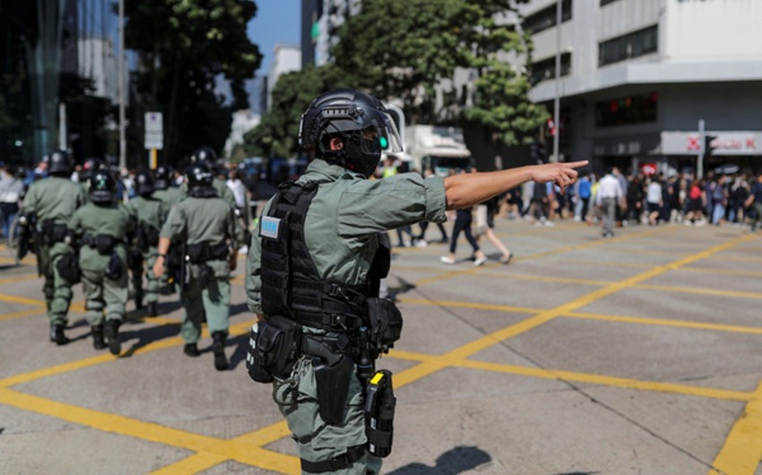 Полицейские Гонконга получили 122 млн долларов за сверхурочную работу