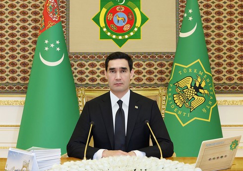 Президент Туркменистана разрешил правительству уйти в отпуск на месяц с 1 августа