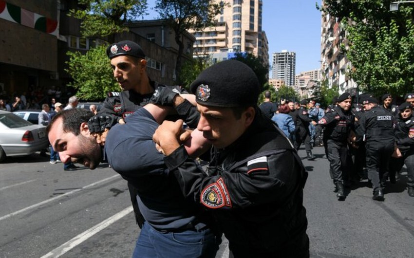 В центре Еревана полиция задержала девять человек