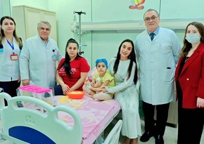 Leyla Əliyeva Milli Onkologiya Mərkəzində müalicə alan uşaqları ziyarət edib