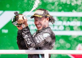 Хэмилтон победил на Гран-при Бразилии, но получил денежный штраф