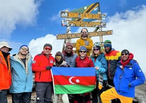 Azerbaijani alpinists conquer Kilimanjaro
