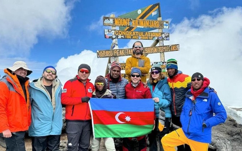 Azerbaijani alpinists conquer Kilimanjaro