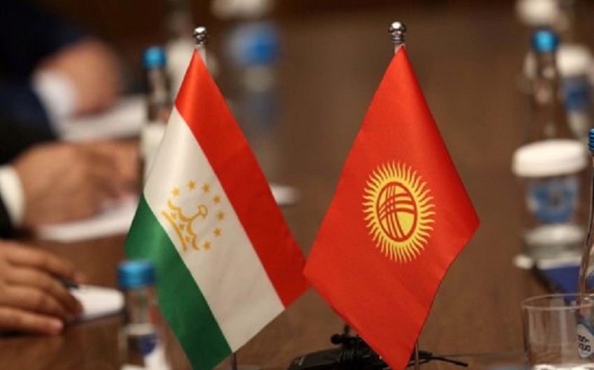 Heads of Kyrgyz, Tajik regions begin negotiations on situation at border