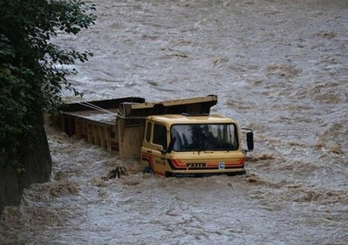 Наводнение в Иране, погибли три человека