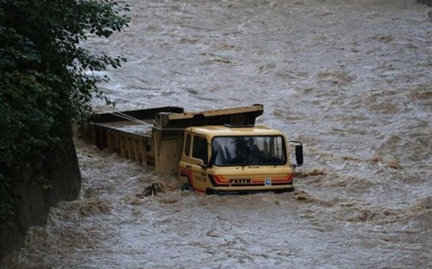 Наводнение в Иране, погибли три человека