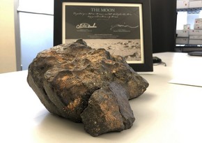 Rare lunar meteorite sells for $612,500 at auction in US