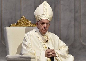Папа Римский Франциск и почетный Папа Бенедикт XVI привились от COVID-19