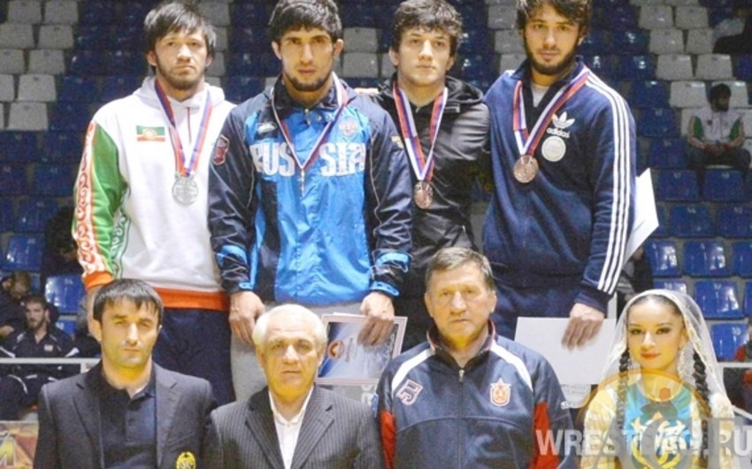​Azərbaycan güləşçiləri Qitələrarası Kubokda 3 medal qazanıb