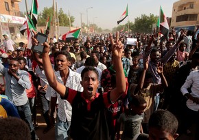 Число погибших во время демонстрации в столице Судана возросло до пяти