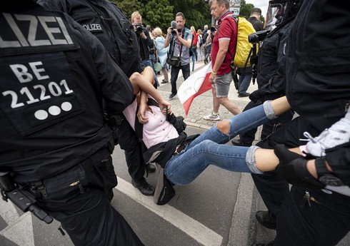 В Берлине на акции протеста задержали около 600 человек