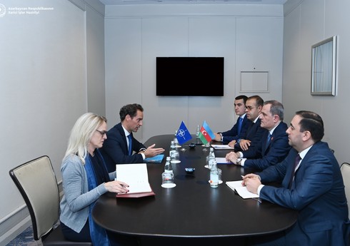 Глава МИД Азербайджана обсудил вопросы партнерства со спецпредставителем генсека НАТО