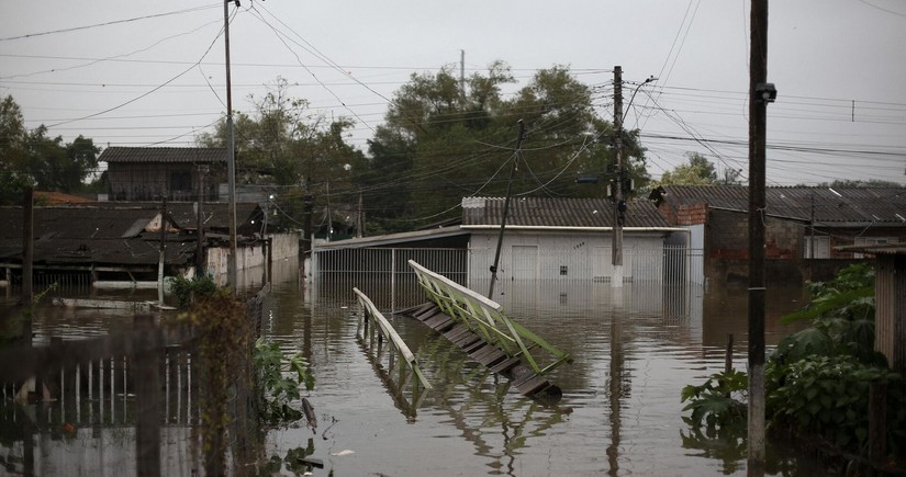 Число жертв наводнений на юге Бразилии увеличилось до 39