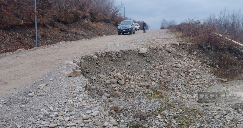 Şamaxıda avtomobil yolunda çökmə baş verib