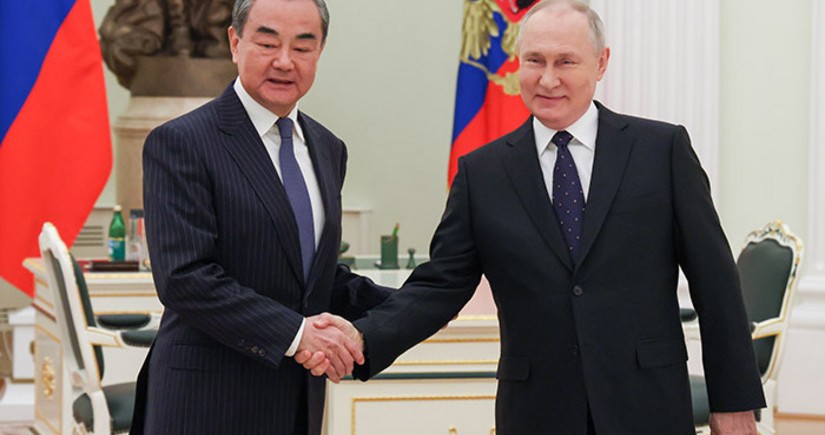 Putin meets with Chinese Foreign Minister Wang Yi