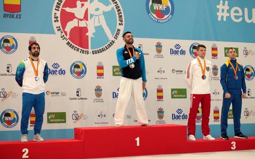 Rafael Ağayev Avropa çempionatının finalında uduzub