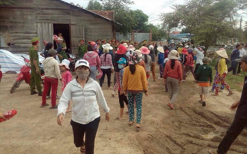 Vyetnamda kənd sakinləri 20 polisi girov götürüblər