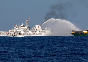 Судно морской полиции Филиппин протаранило катер береговой охраны КНР