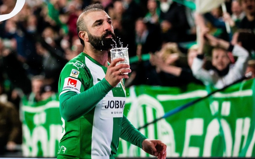 İsveç klubunun futbolçusu vurduğu qolu pivə içərək qeyd edib