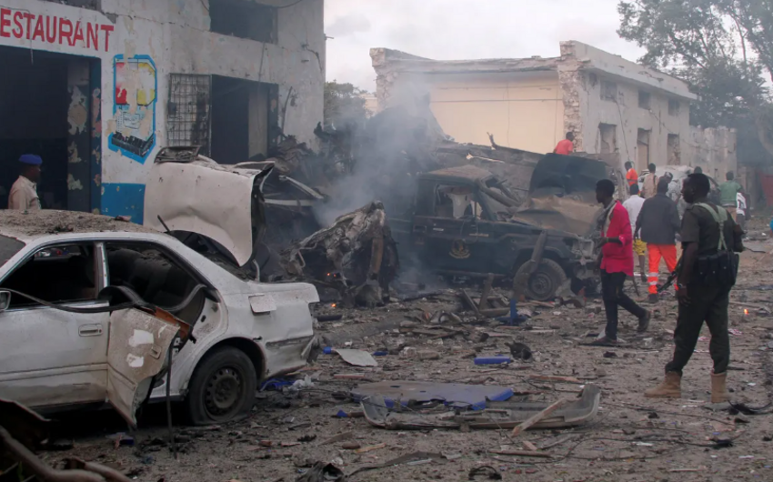 Не менее 14 человек, включая министров, пострадали в результате теракта в Сомали