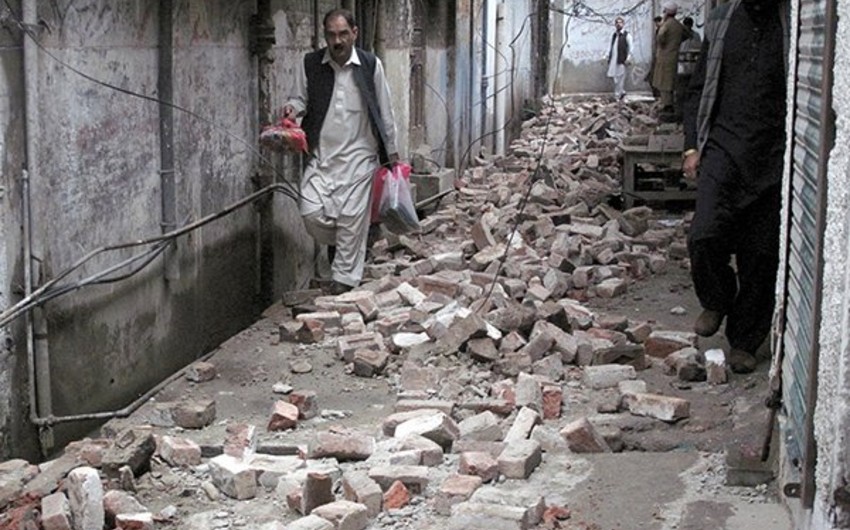 Afghanistan-Pakistan quake: at least 275 people dead