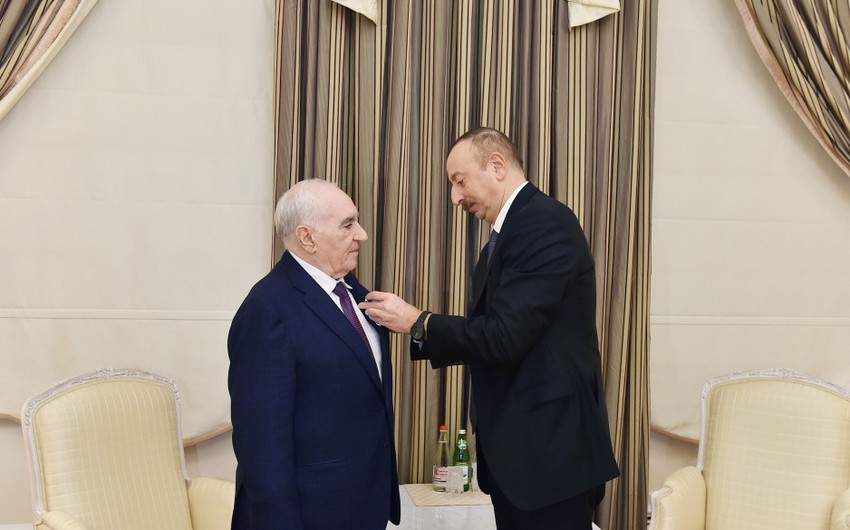 Президент Ильхам Алиев вручил Фаттаху Гейдарову орден Истиглал - ОБНОВЛЕНО