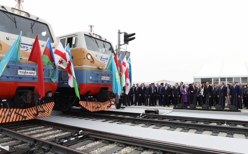 Дан прием для участников церемонии открытия железной дороги Баку-Tбилиси-Карс