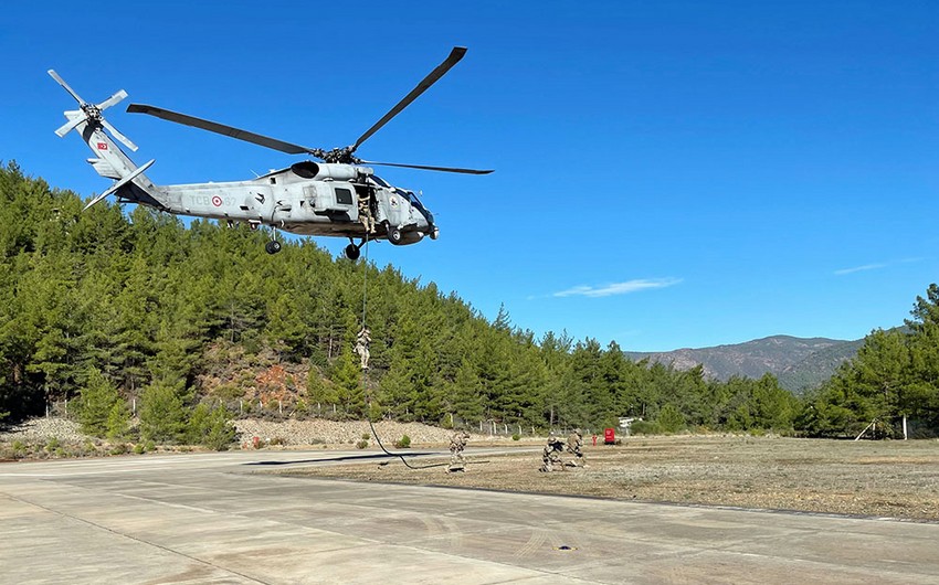 Azərbaycan və Türkiyə dəniz xüsusi təyinatlıları şərti düşmən arxasına helikopterdən enmə tapşırıqları yerinə yetiriblər