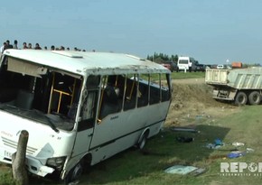 Авария автобуса со школьниками в Сабирабаде - ФОТОРЕПОРТАЖ