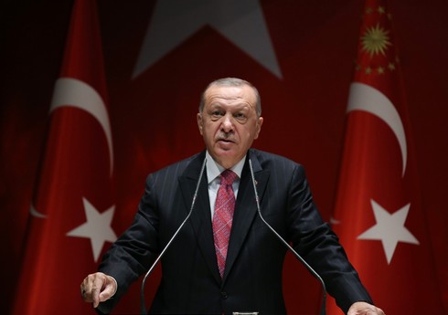 Эрдоган прервал свое выступление на митинге в Турции из-за прозвучавшего азана