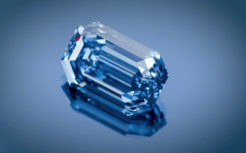 Самый крупный голубой бриллиант продали за 57,5 млн долларов