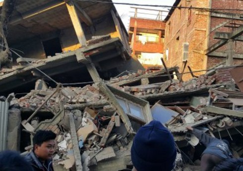 На северо-востоке Пакистана при обрушении здания погибли девять человек