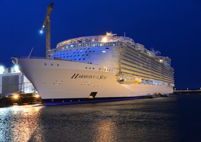 World's biggest cruise ship sets sail for first time