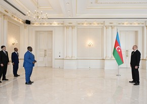 Ilham Aliyev receives credentials of incoming ambassador of Benin to Azerbaijan