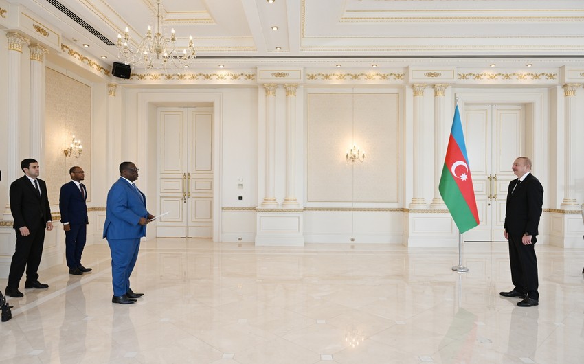 Ilham Aliyev receives credentials of incoming ambassador of Benin to Azerbaijan