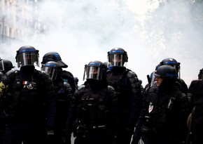 В Париже радикалы устроили погромы на улицах