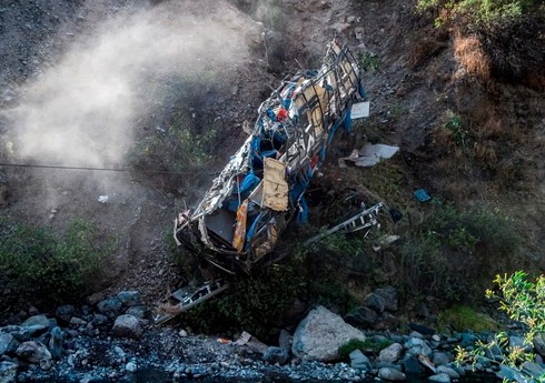 В ДТП с участием автобуса в Перу погибли по меньшей мере 20 человек
