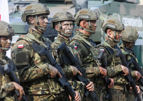 Польша увеличит численность армии до 220 тыс. человек до конца года