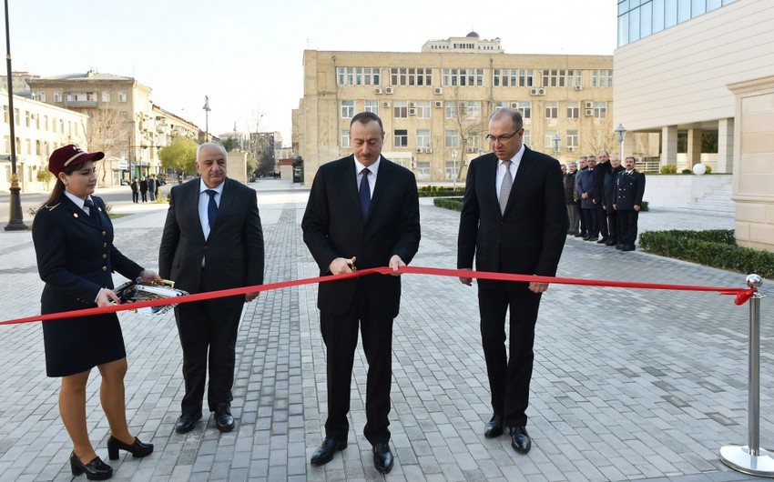 Президент принял участие в открытии второго выхода станции метро Эльмляр академиясы