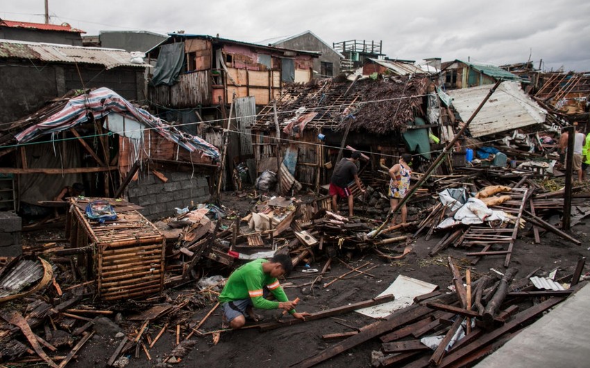 Filippində qasırğa zamanı bir neçə nəfər ölüb, onlarla insan itkin düşüb