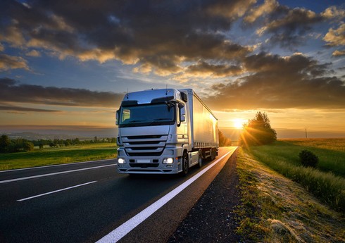 Стоимость международных перевозок автотранспортом в Азербайджане увеличилась на 11%