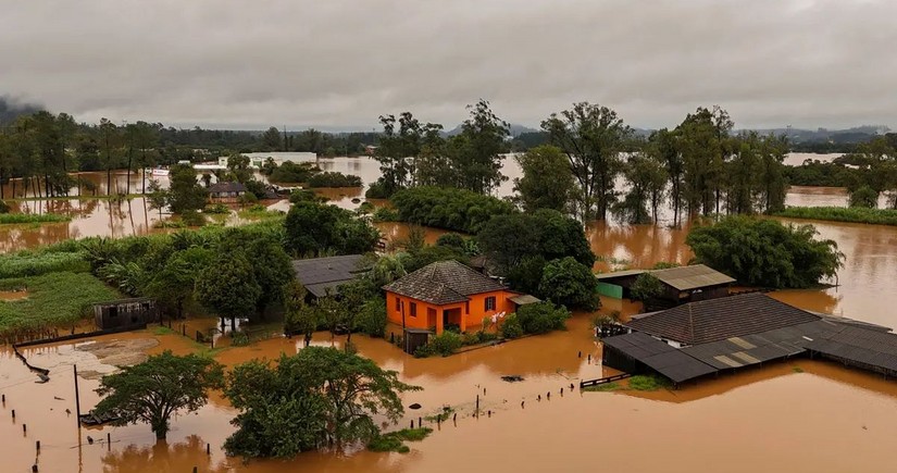 На юге Бразилии число погибших в результате наводнений превысило 130 человек