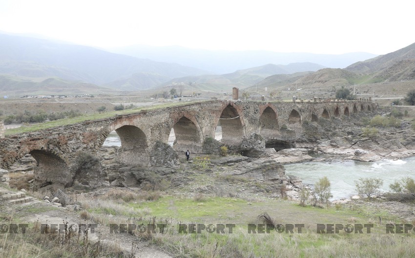 Ukrainian journalists visit Khudafarin bridge in Azerbaijan's Jabrayil