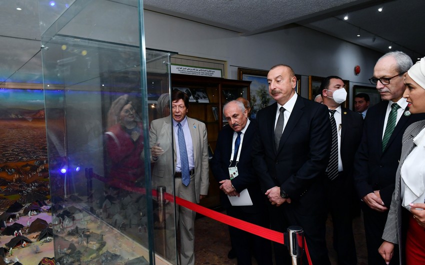 President Ilham Aliyev visits Monument of Martyrs, National Mujahid Museum in Algerian capital