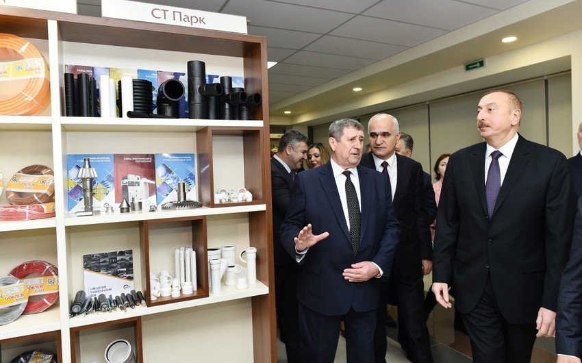 President Ilham Aliyev familiarizes himself with Azerbaijan’s trading house in Minsk