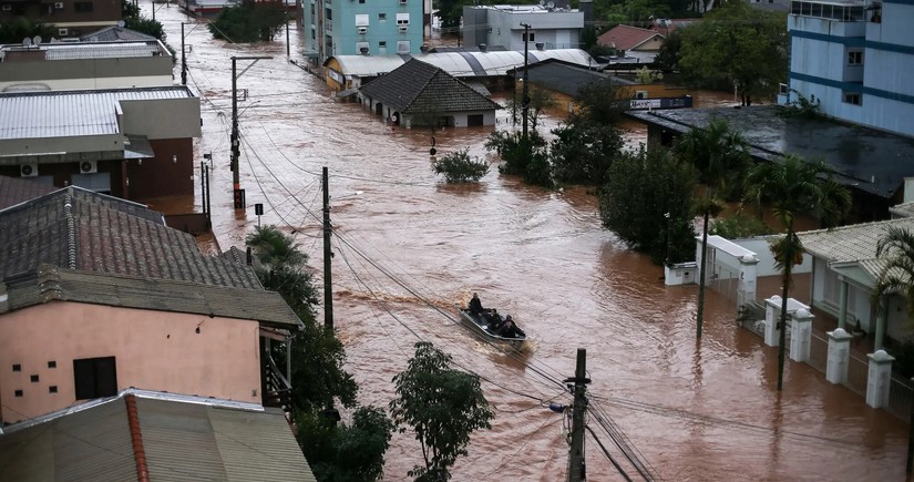 Не менее 13 человек погибли в результате проливных дождей на юге Бразилии