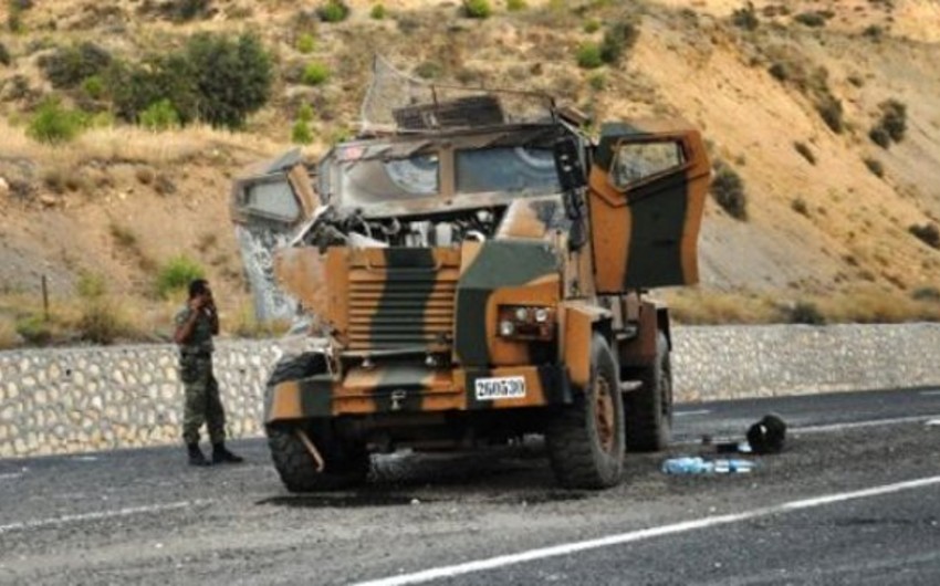 PKK terrorçuları Türkiyədə zirehli maşın partladıb: 8 hərbçi yaralanıb