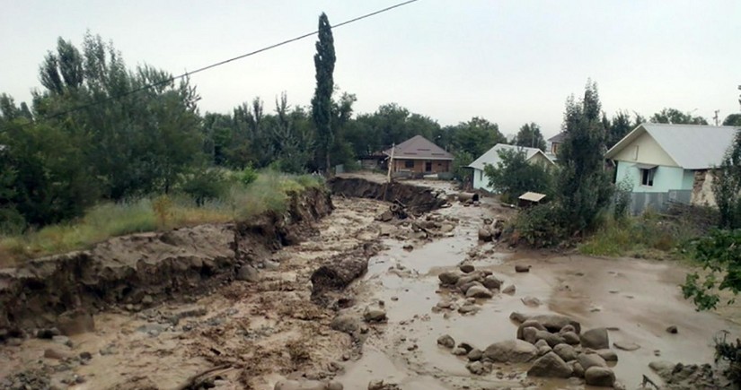 МЧС: В Гаджигабуле 81 человек эвакуирован из-за наводнения