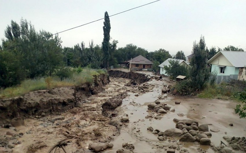 МЧС: В Гаджигабуле 81 человек эвакуирован из-за наводнения